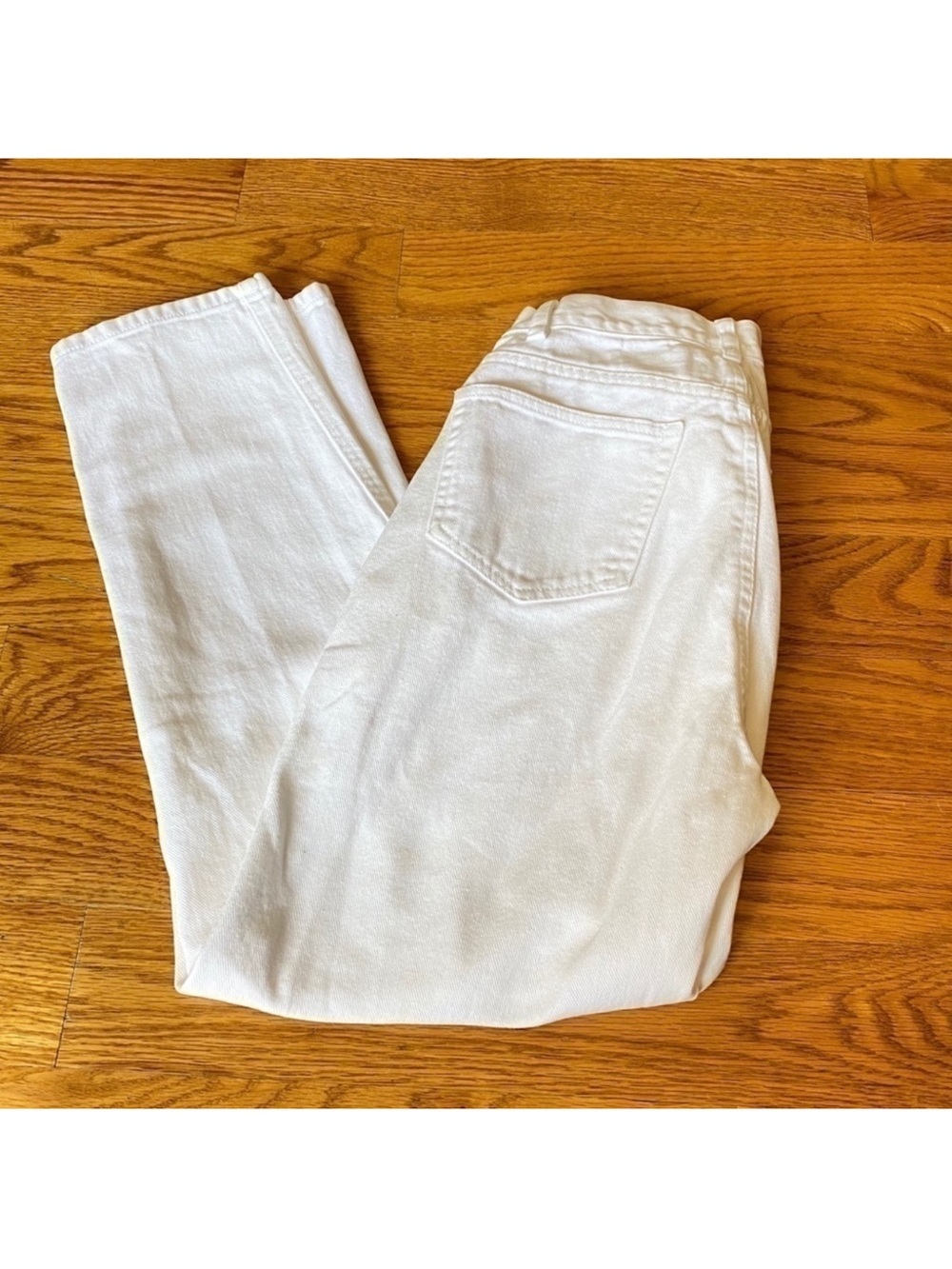 EUC woman’s Liz Claiborne petite white jeans sz 8R